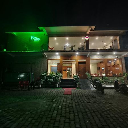 Tierra Hotel Cum Restaurant Kāziranga Buitenkant foto