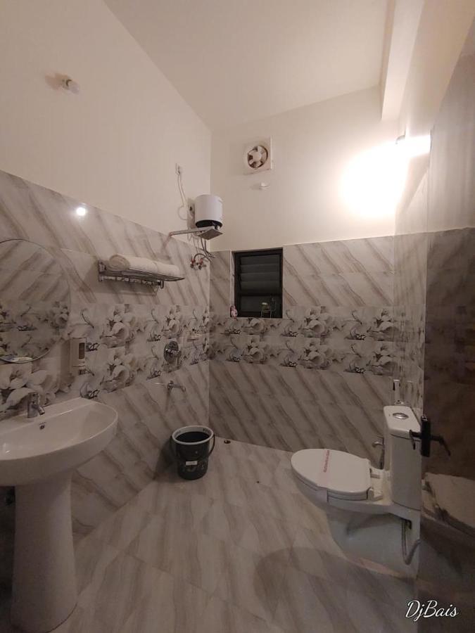 Tierra Hotel Cum Restaurant Kāziranga Buitenkant foto