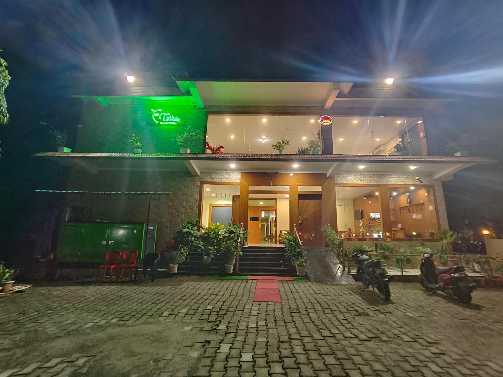 Tierra Hotel Cum Restaurant Kāziranga Buitenkant foto